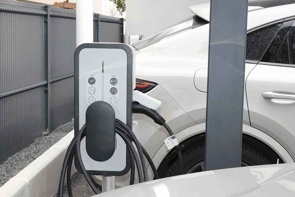 installation borne de recharge solaire paris